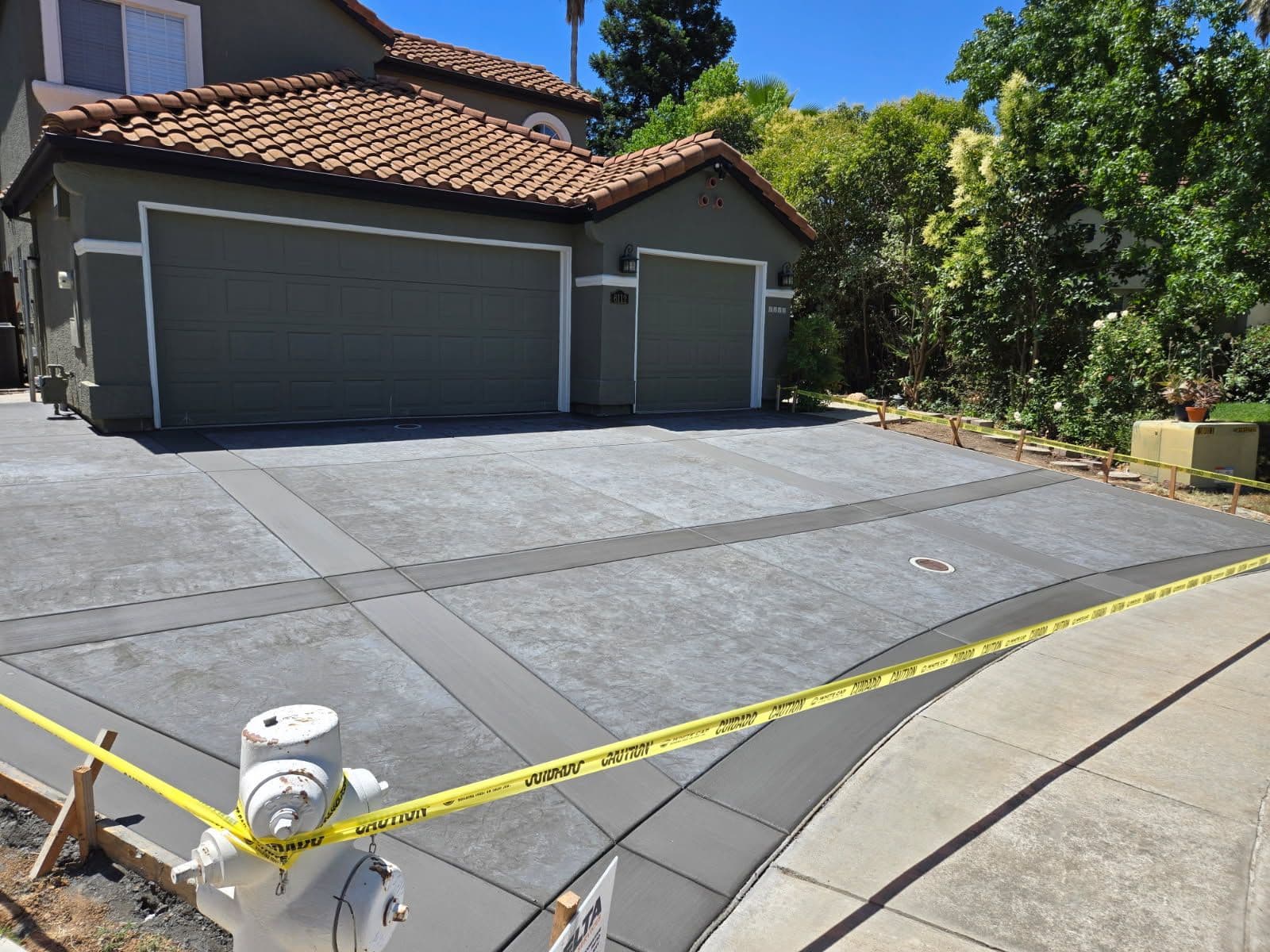 Gallery photos for Modern Pewter Driveway with Italian Slate Stamping: Image #1