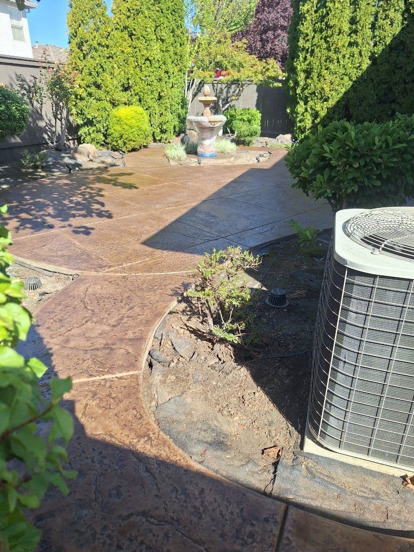 Gallery photos for Beautiful Patio Enhancement with Antiqued Concrete: Image #2